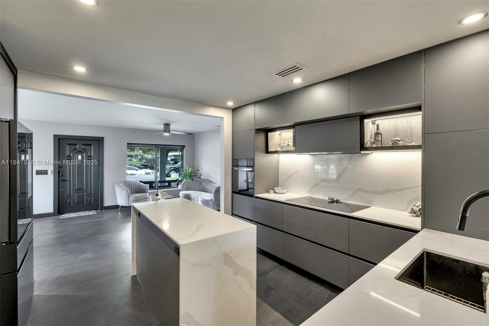 LLOYD ESTATES ADD RESUB - Residential