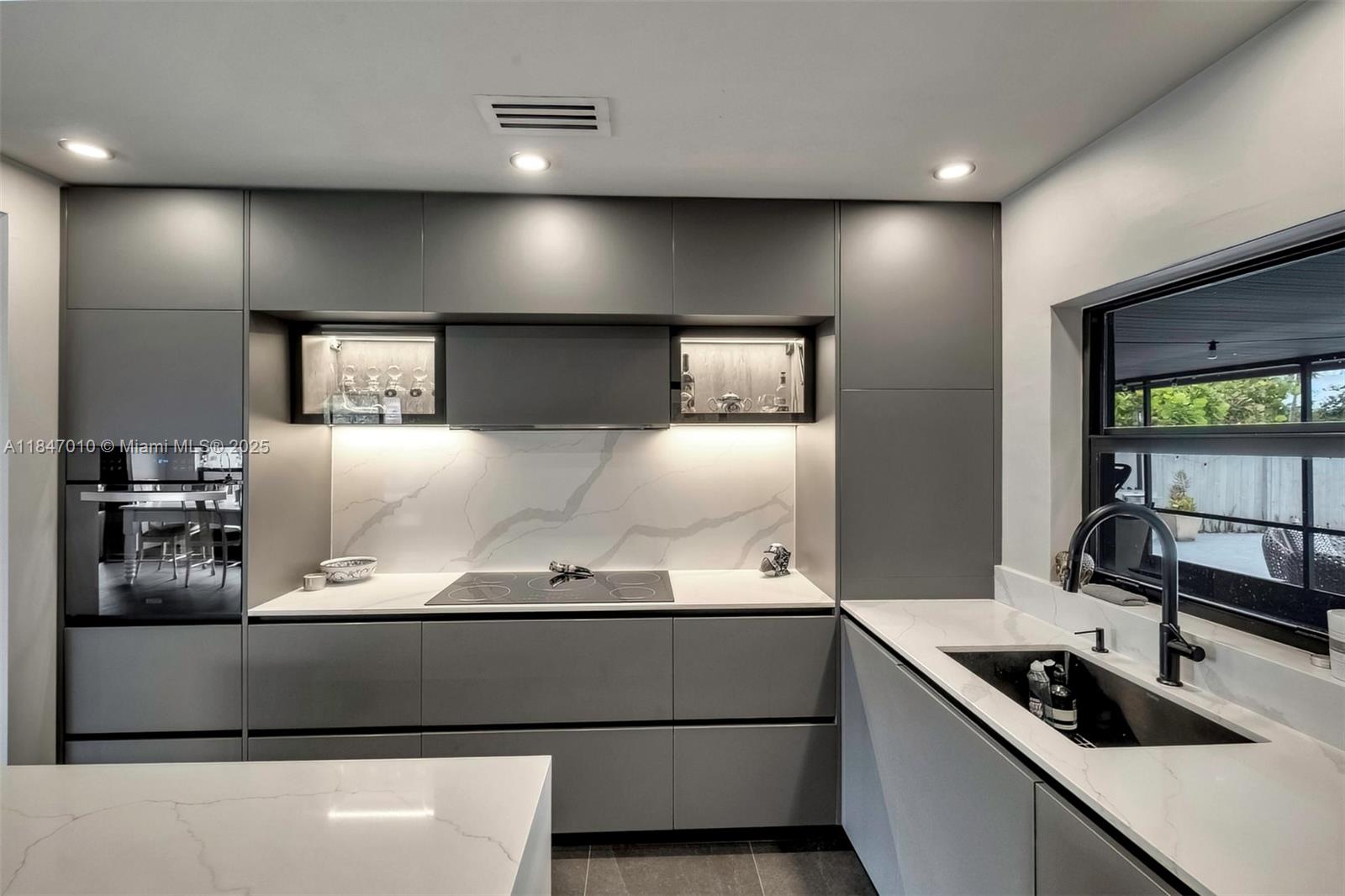 LLOYD ESTATES ADD RESUB - Residential