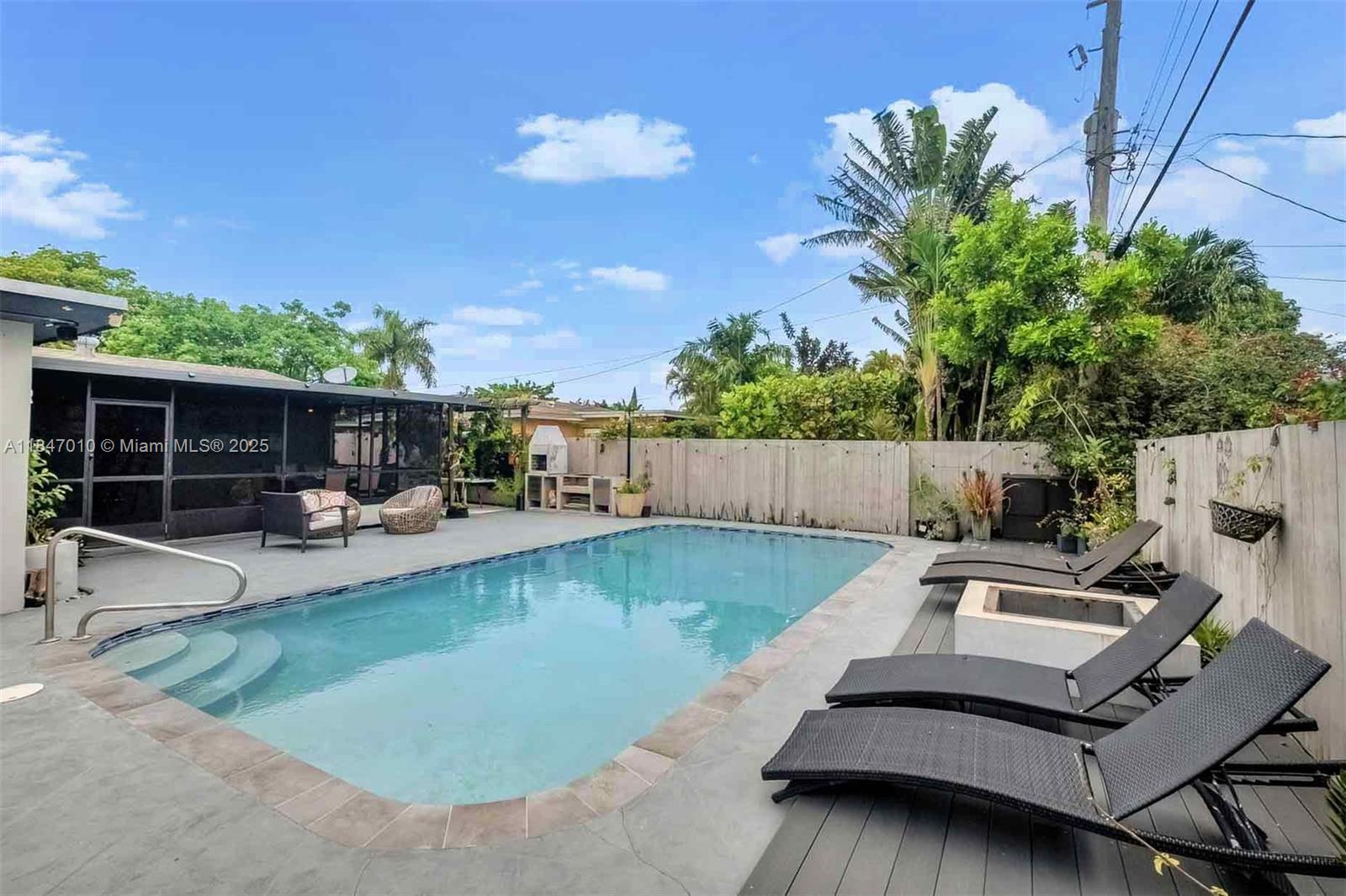 LLOYD ESTATES ADD RESUB - Residential