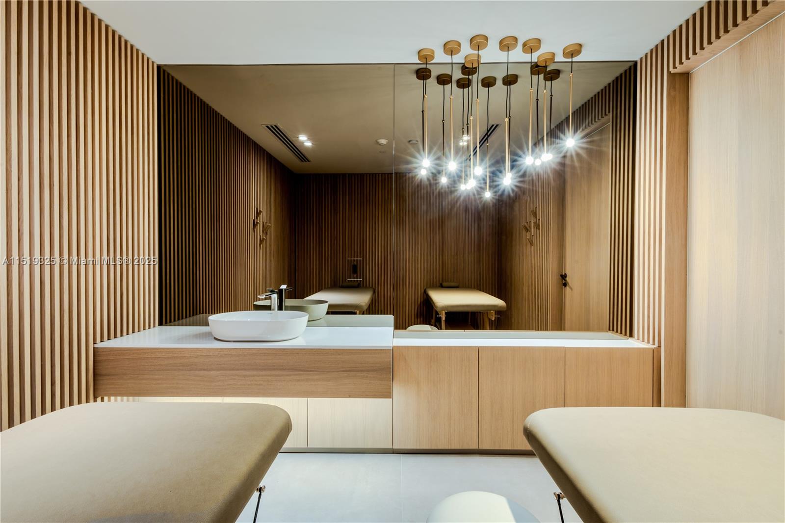 Onda Residences - Residential