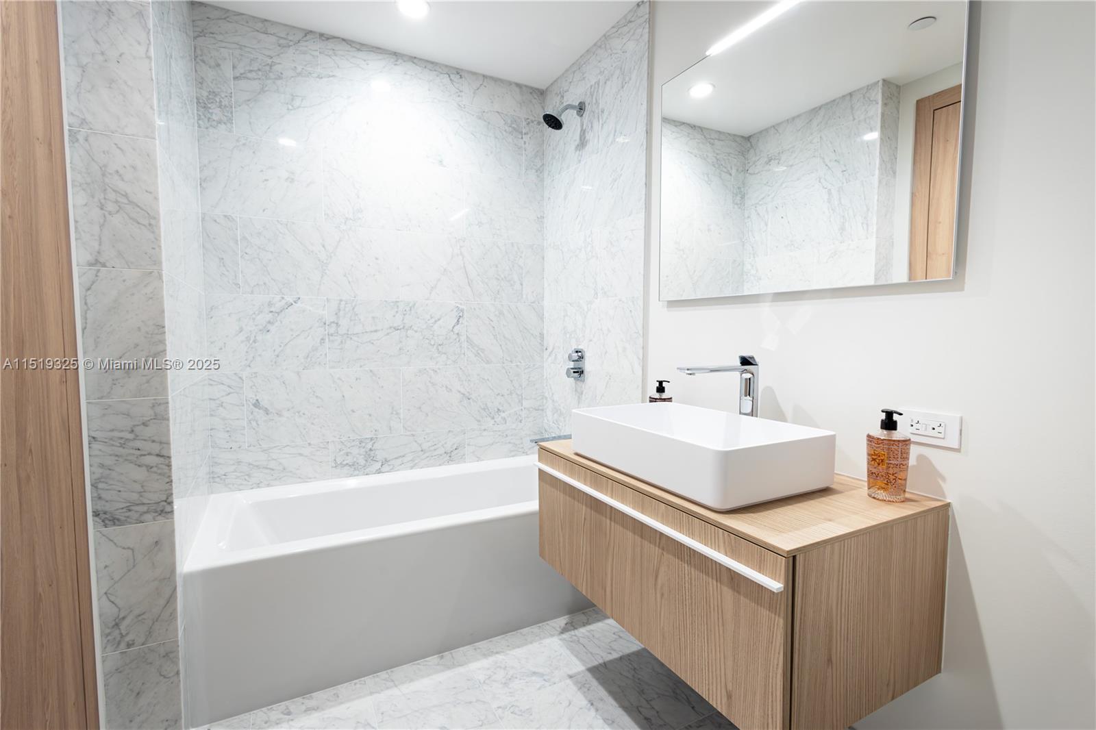 Onda Residences - Residential