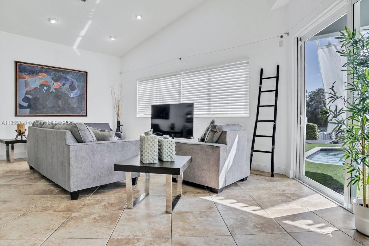 ORANGEBROOK GOLF ESTATES - Residential Lease