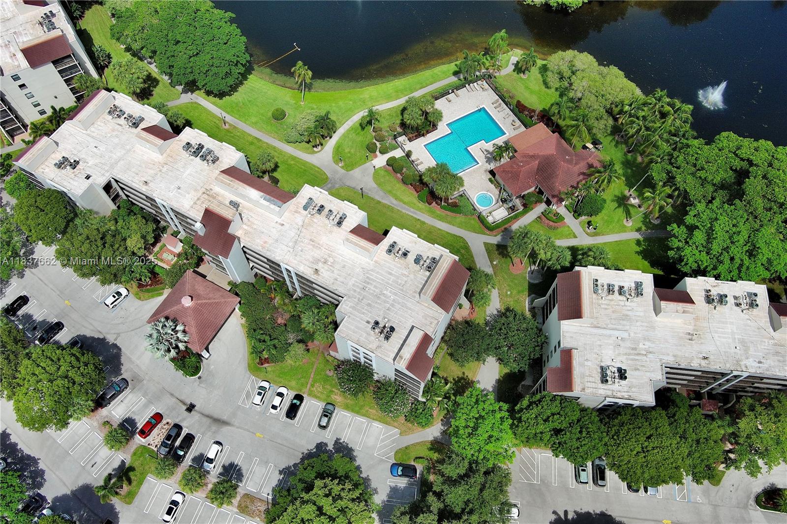 LAKESIDE CONDO - Residential Lease