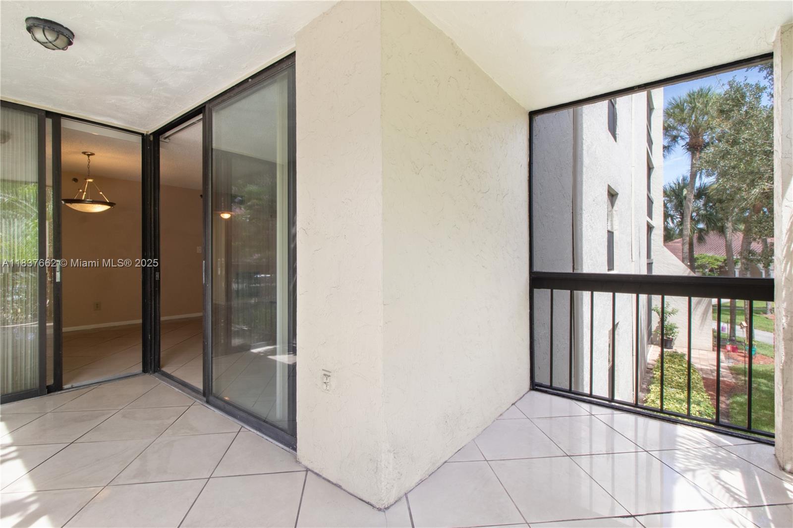 LAKESIDE CONDO - Residential Lease