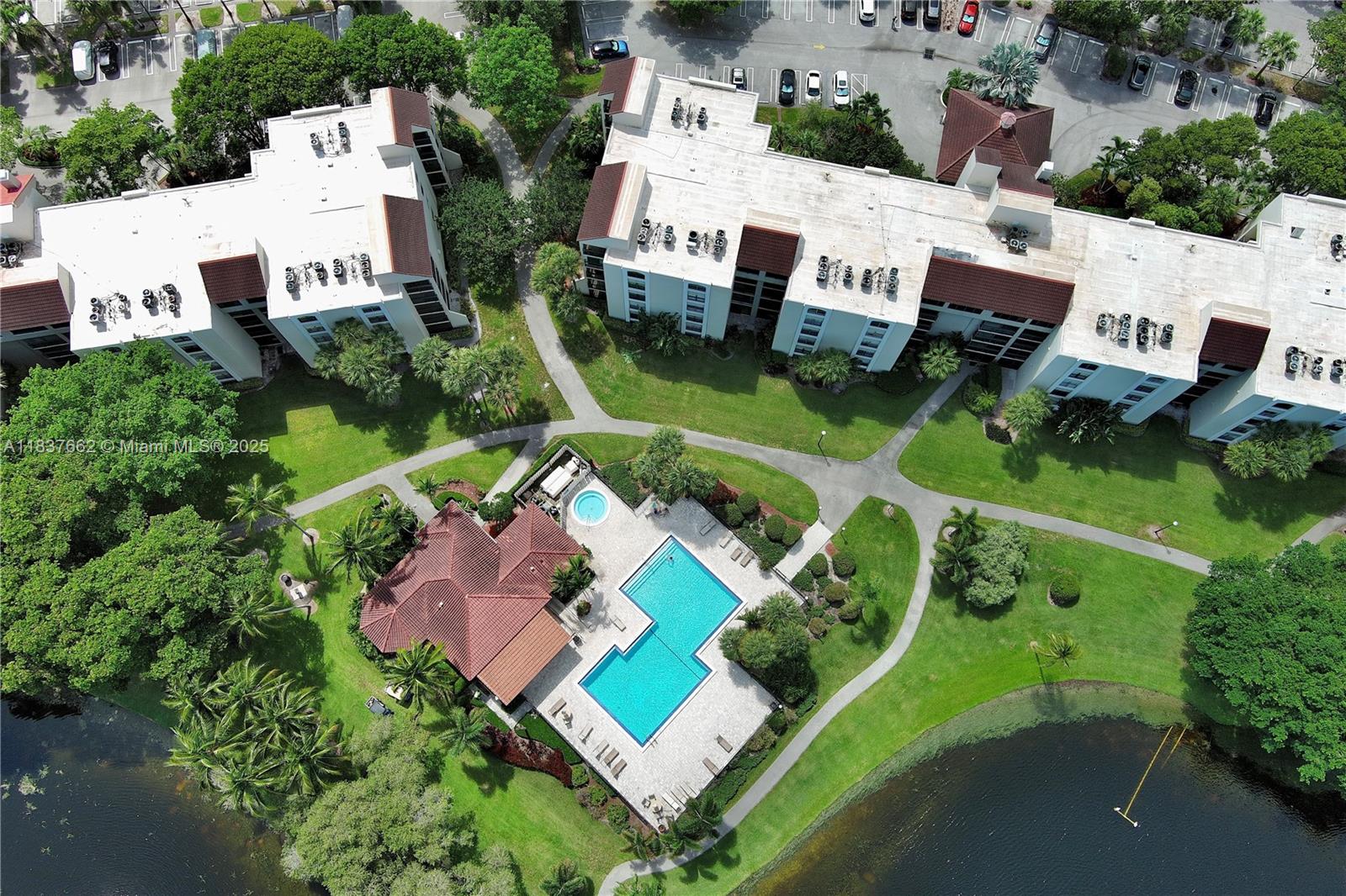 LAKESIDE CONDO - Residential Lease