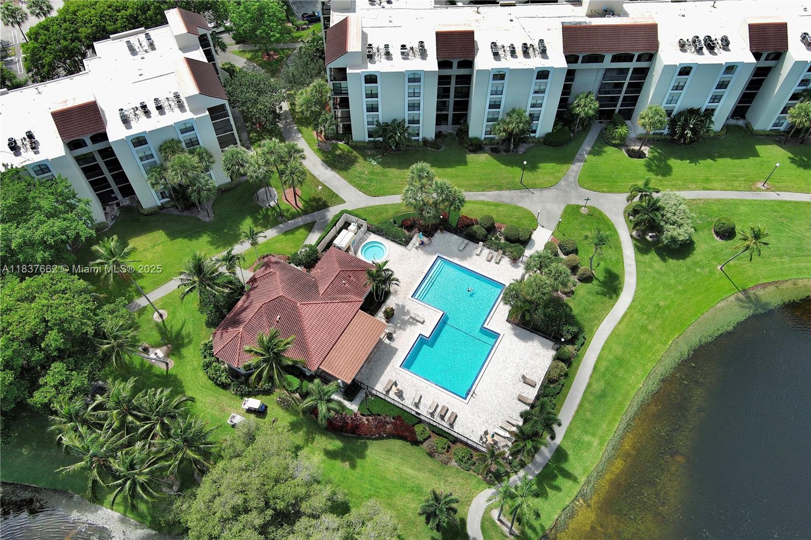 LAKESIDE CONDO - Residential Lease