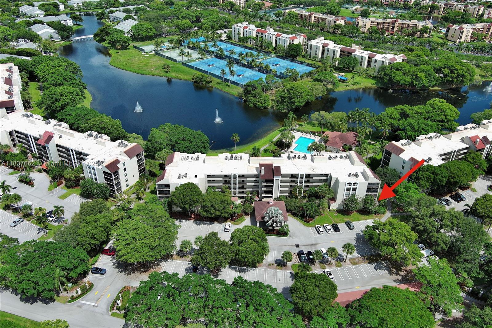 LAKESIDE CONDO - Residential Lease