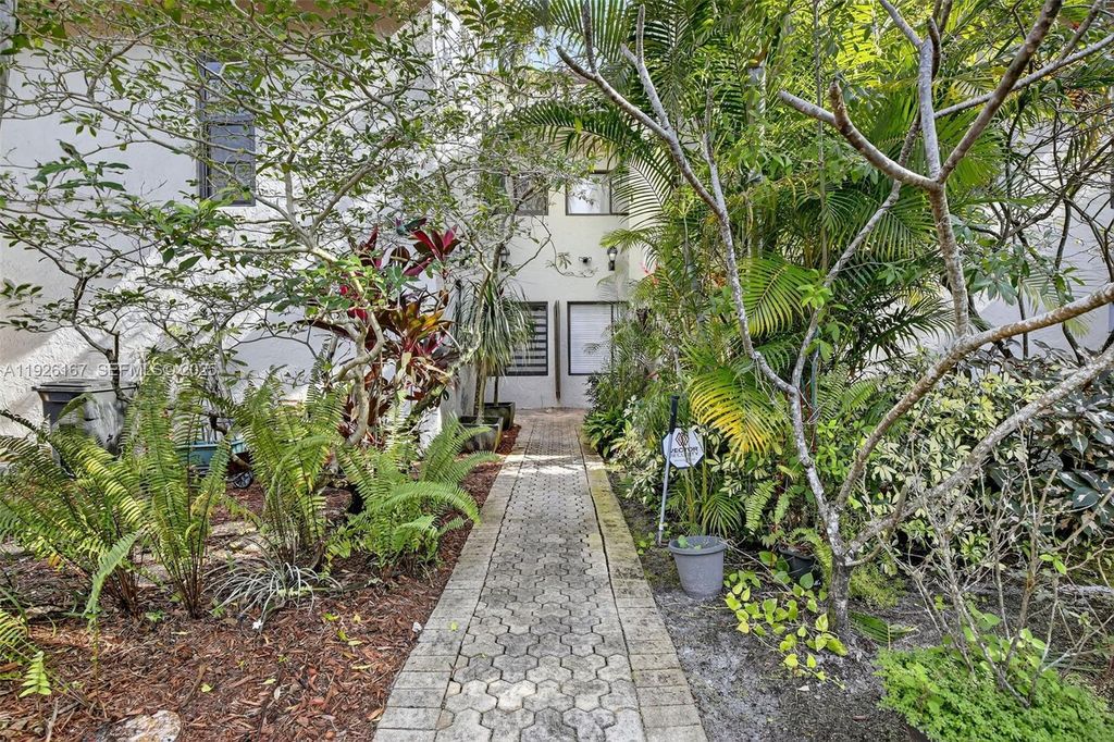 Photo of 9703 N New River Canal Rd #103, Plantation, FL 33324 (MLS # A11926167)