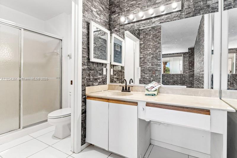 BOCA GLADES CONDO A THRU - Residential