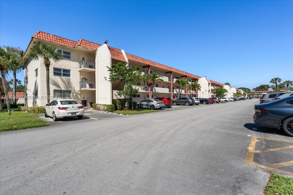 HOLLYBROOK GOLF & TENNIS - Residential Lease