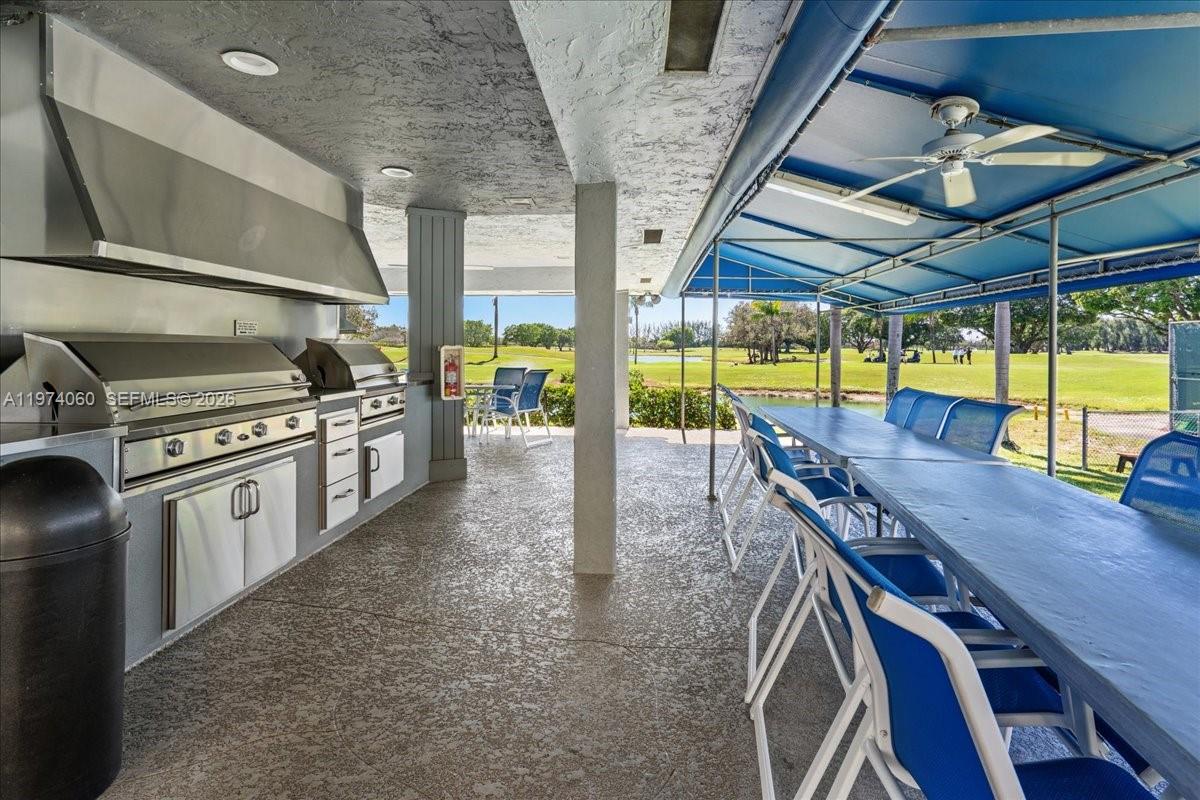 HOLLYBROOK GOLF & TENNIS - Residential Lease