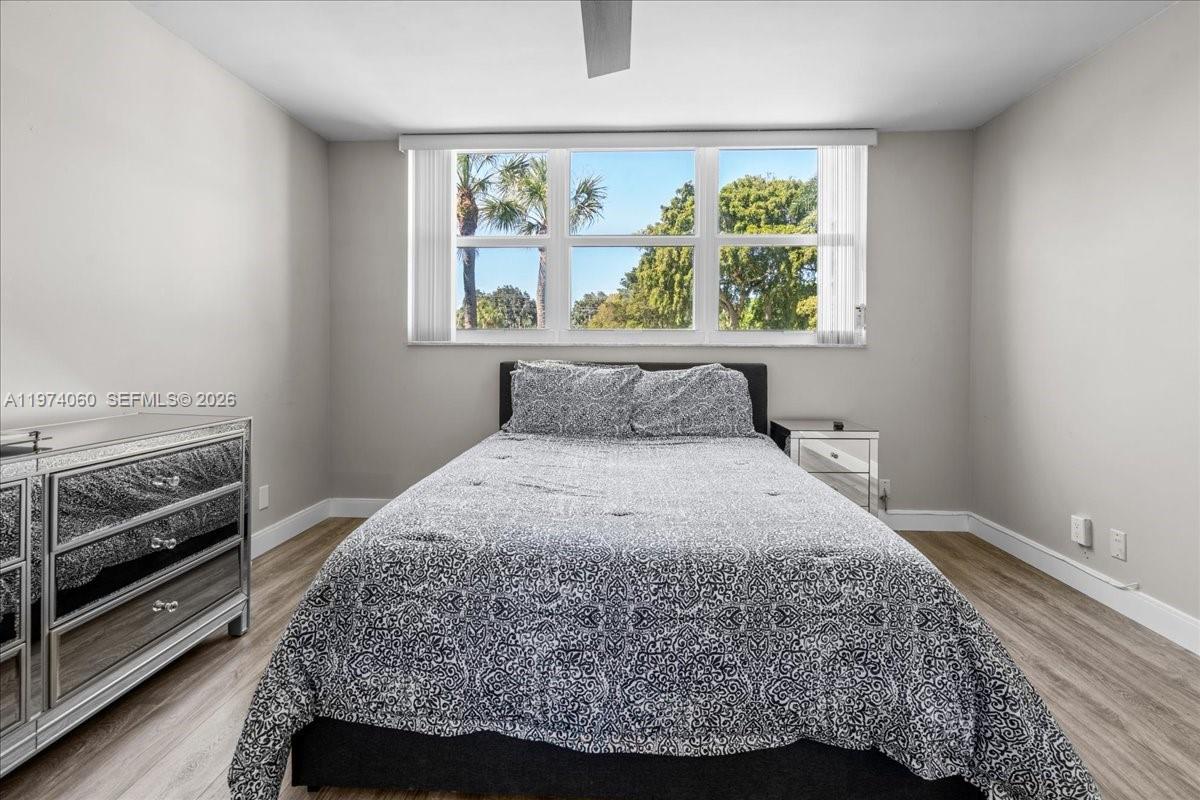 HOLLYBROOK GOLF & TENNIS - Residential Lease