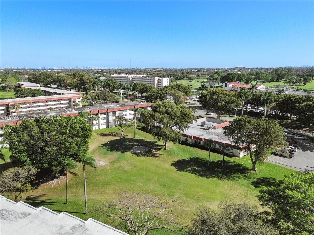 HOLLYBROOK GOLF & TENNIS - Residential Lease
