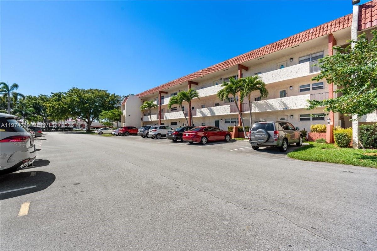HOLLYBROOK GOLF & TENNIS - Residential Lease