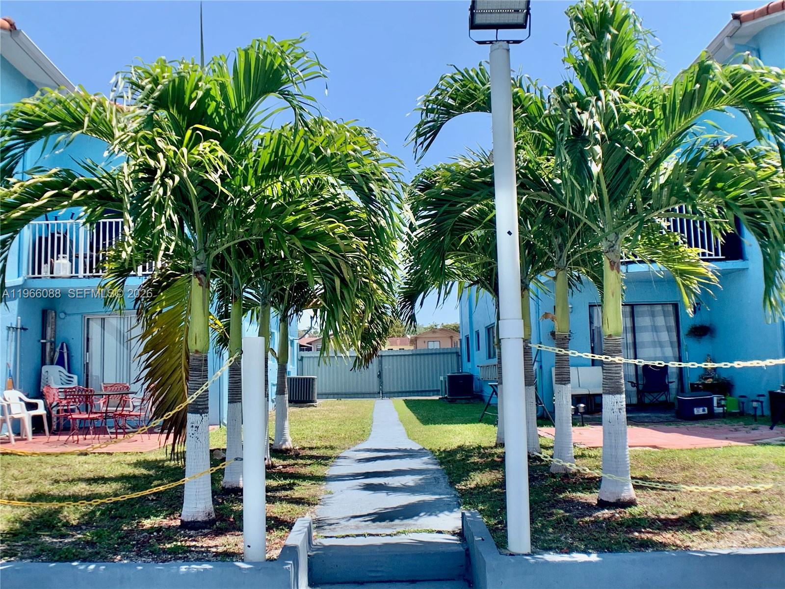 LAGO AZUL CONDO - Residential