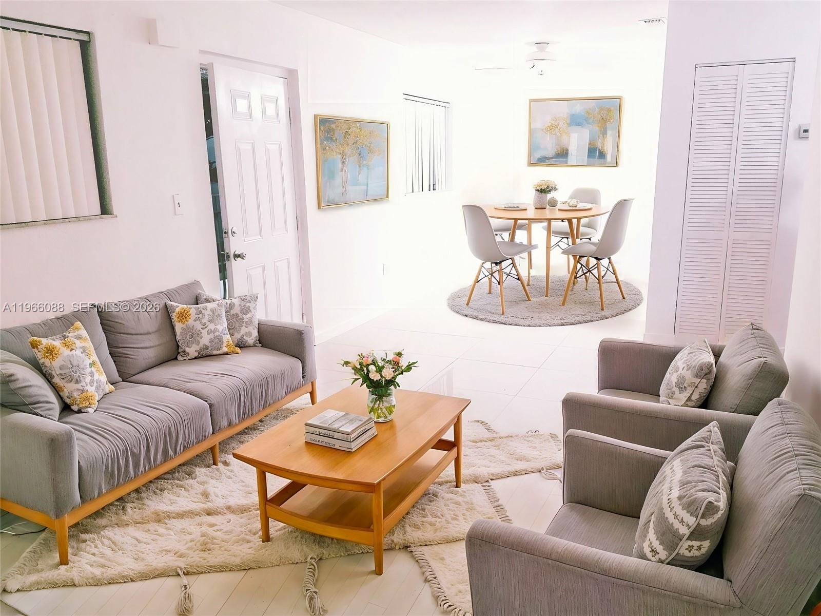 LAGO AZUL CONDO - Residential