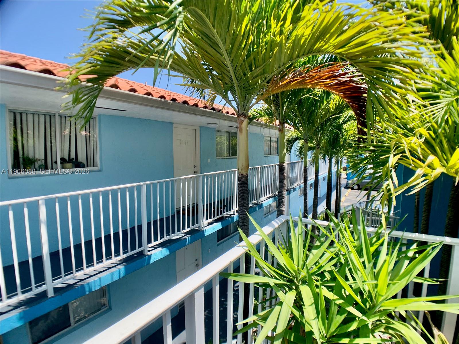 LAGO AZUL CONDO - Residential