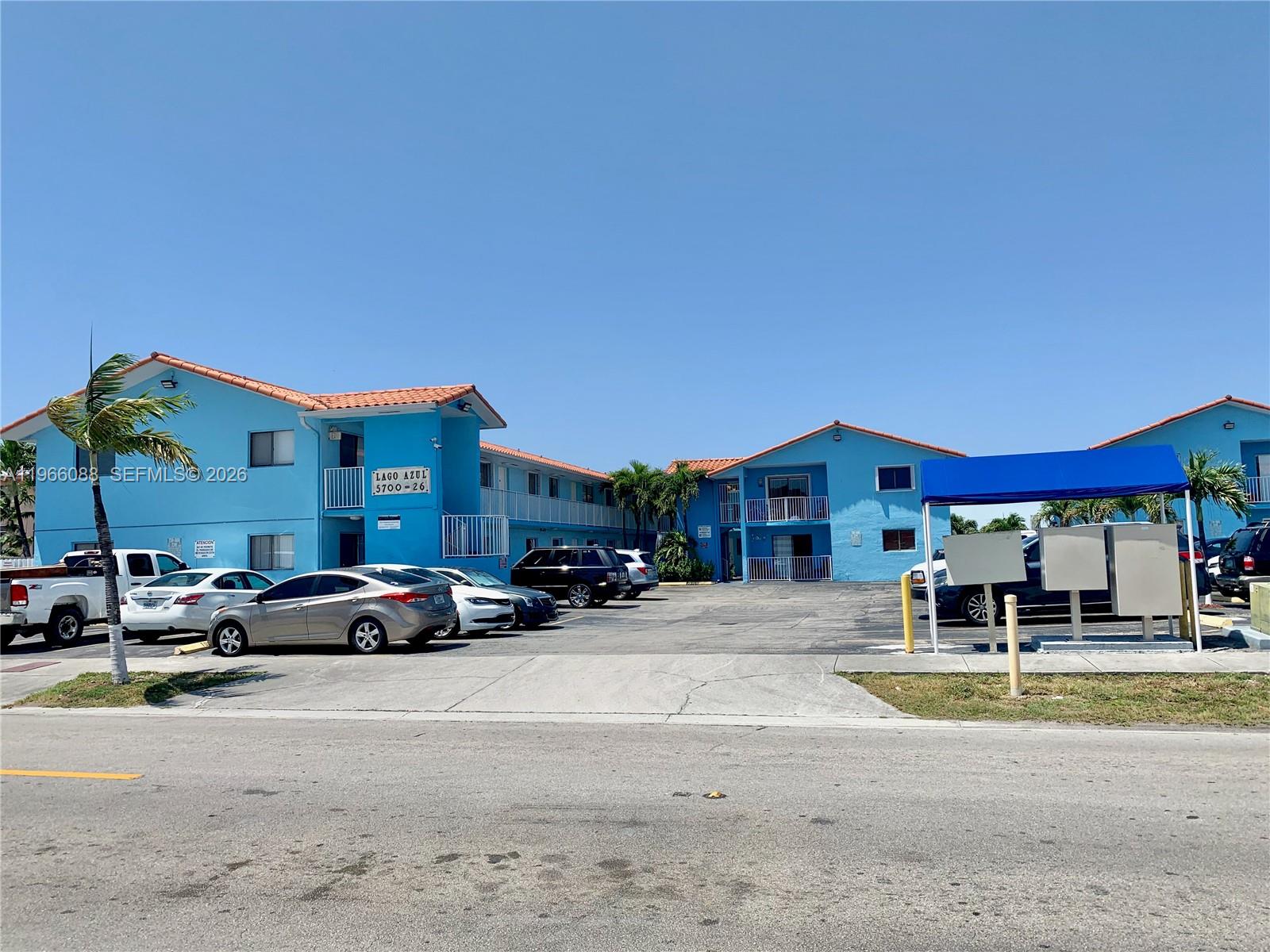 LAGO AZUL CONDO - Residential