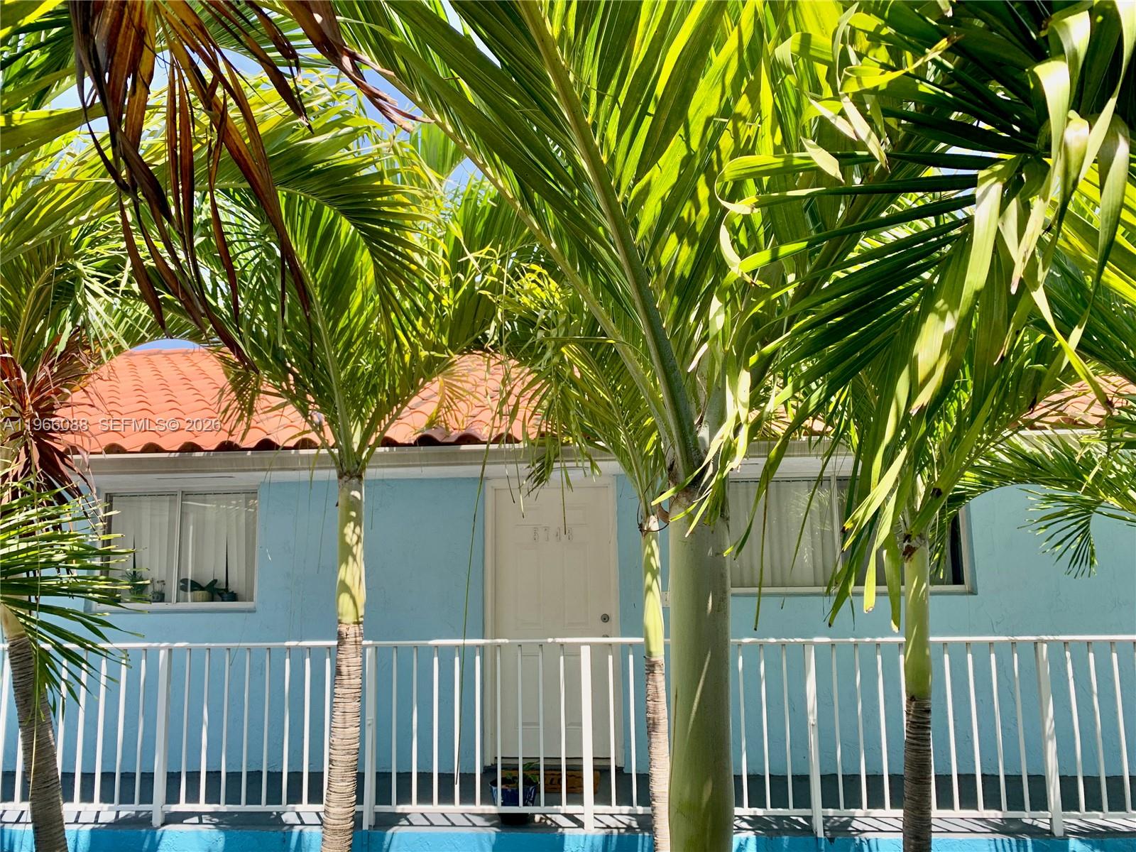 LAGO AZUL CONDO - Residential