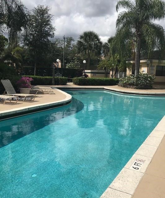 SUMMERBREEZE CONDO - Residential