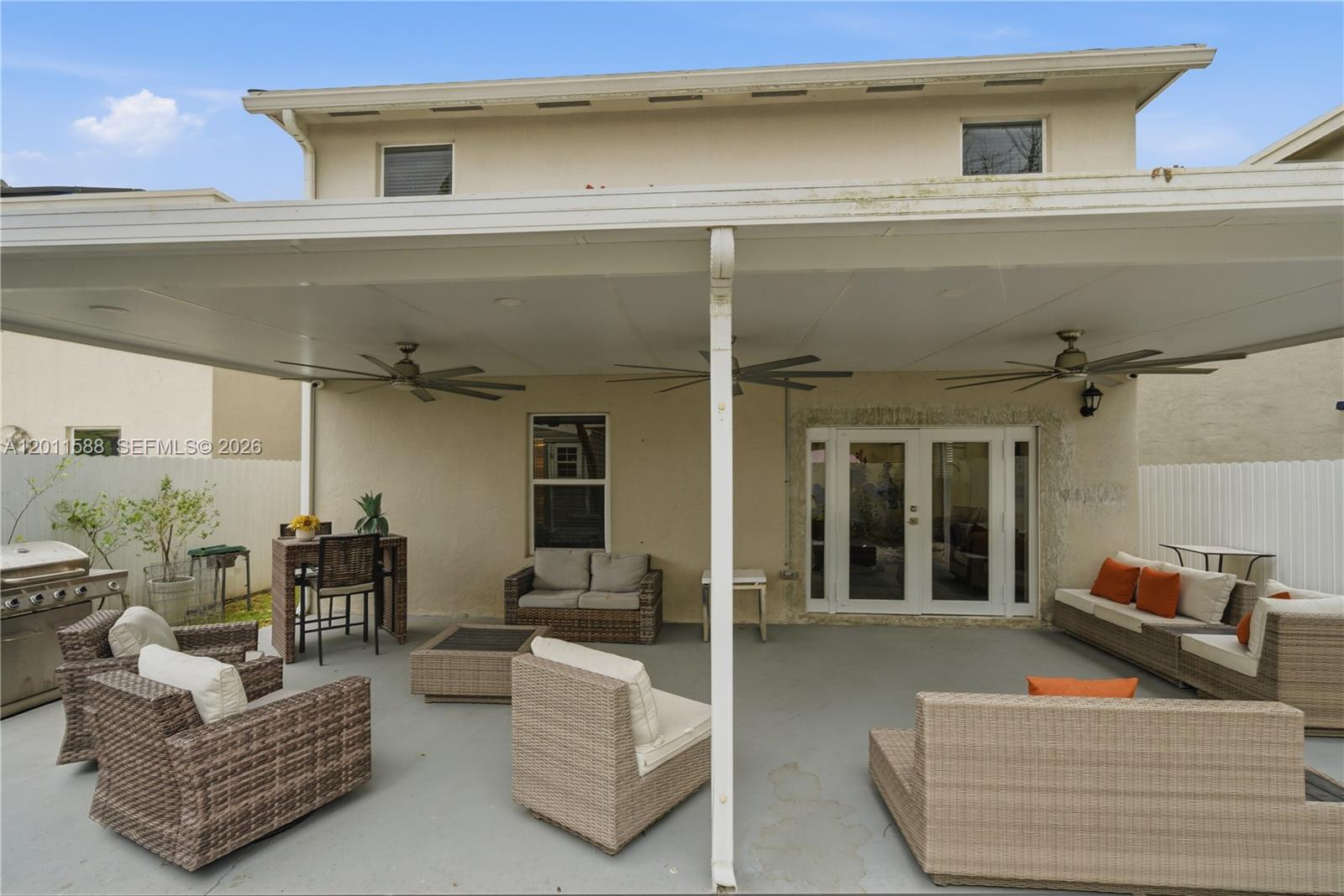 ROYAL HOMES WEST - Residential
