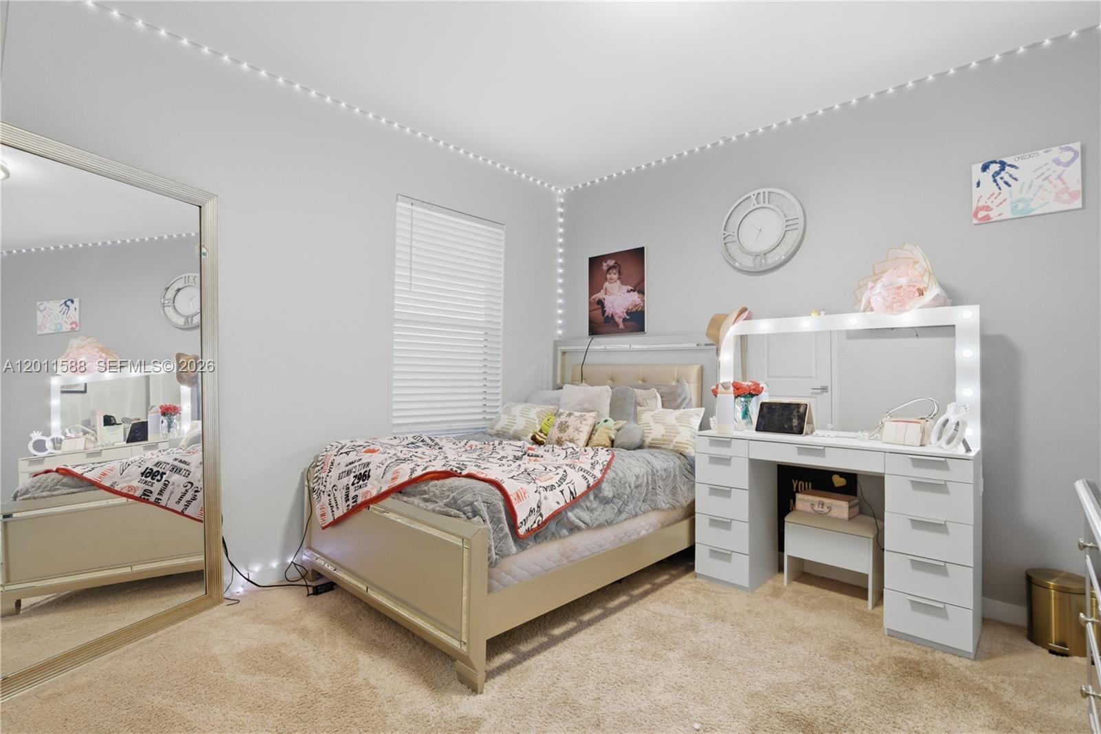 ROYAL HOMES WEST - Residential