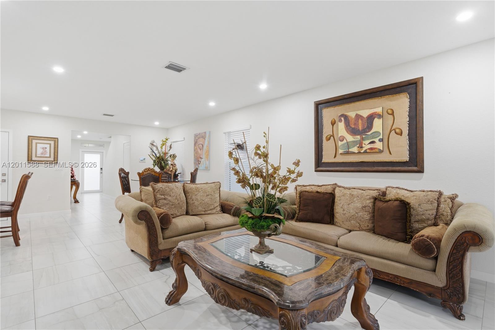 ROYAL HOMES WEST - Residential