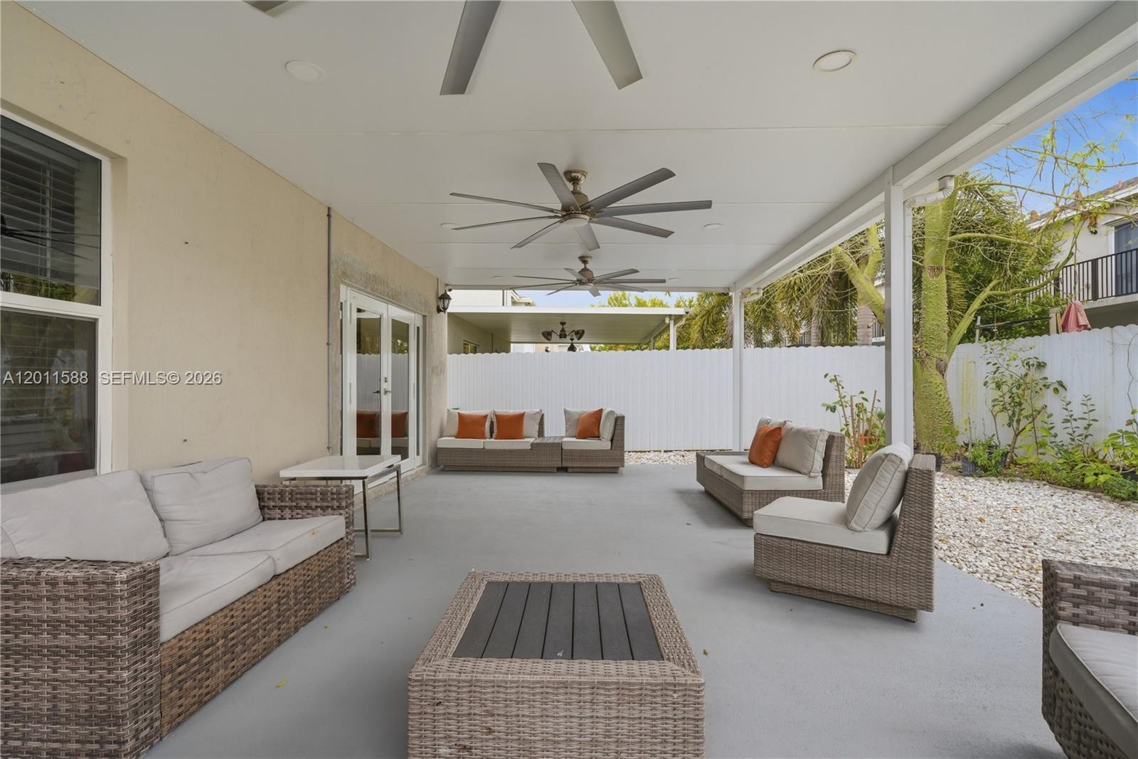 ROYAL HOMES WEST - Residential