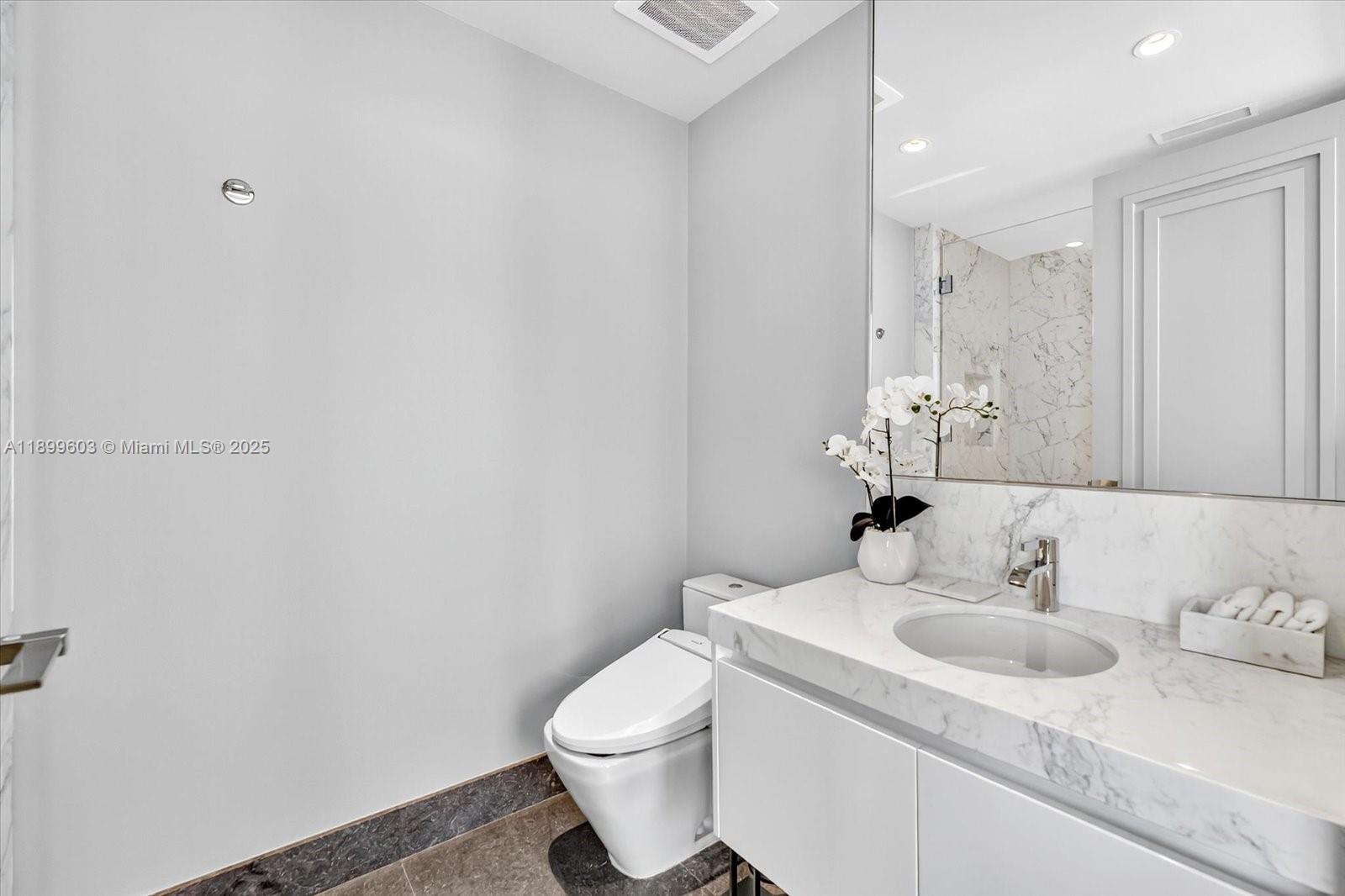 NORTH BISCAYNE BEACH AMEN - Residential