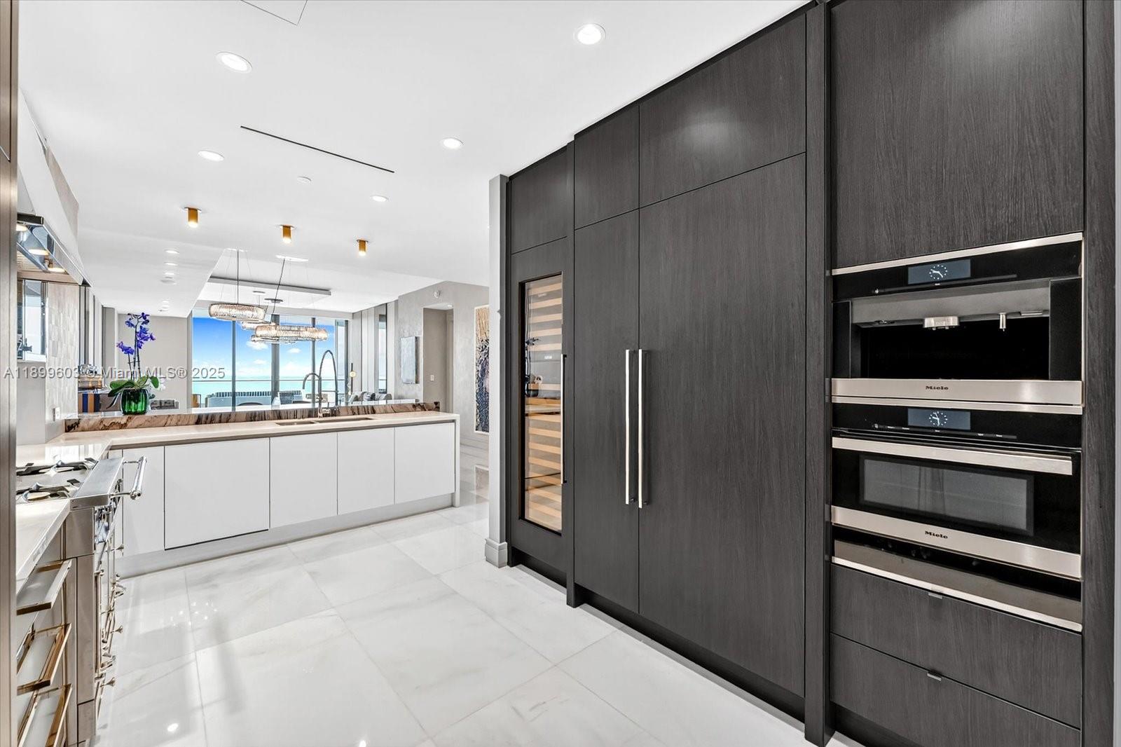 NORTH BISCAYNE BEACH AMEN - Residential