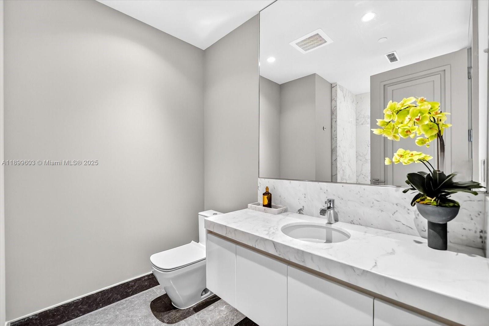 NORTH BISCAYNE BEACH AMEN - Residential