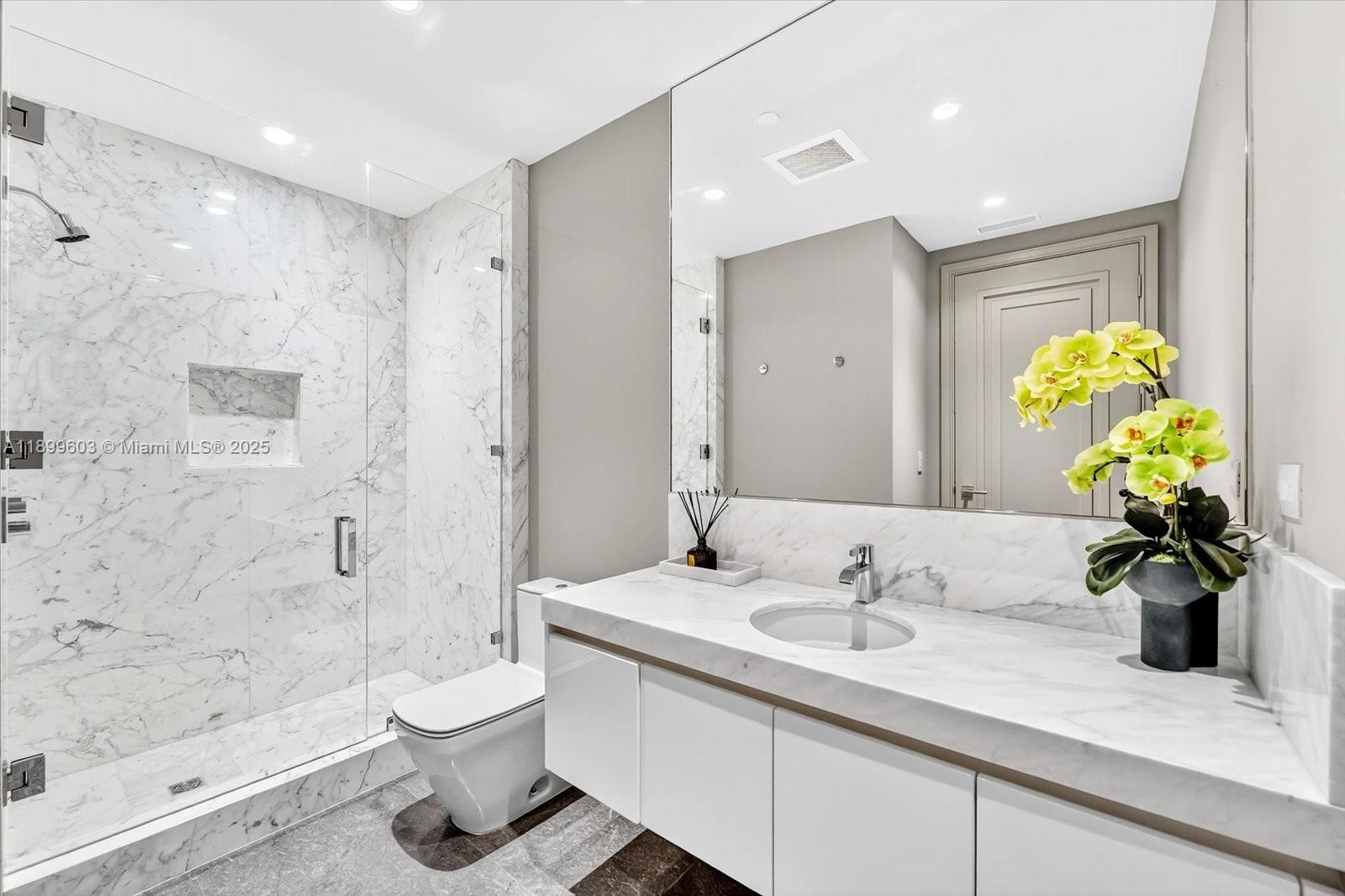 NORTH BISCAYNE BEACH AMEN - Residential