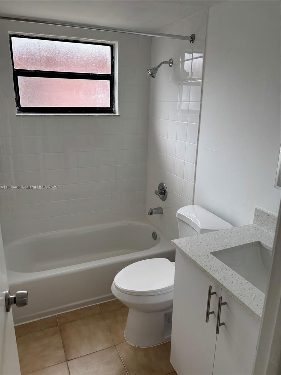 61 W 23rd St 104