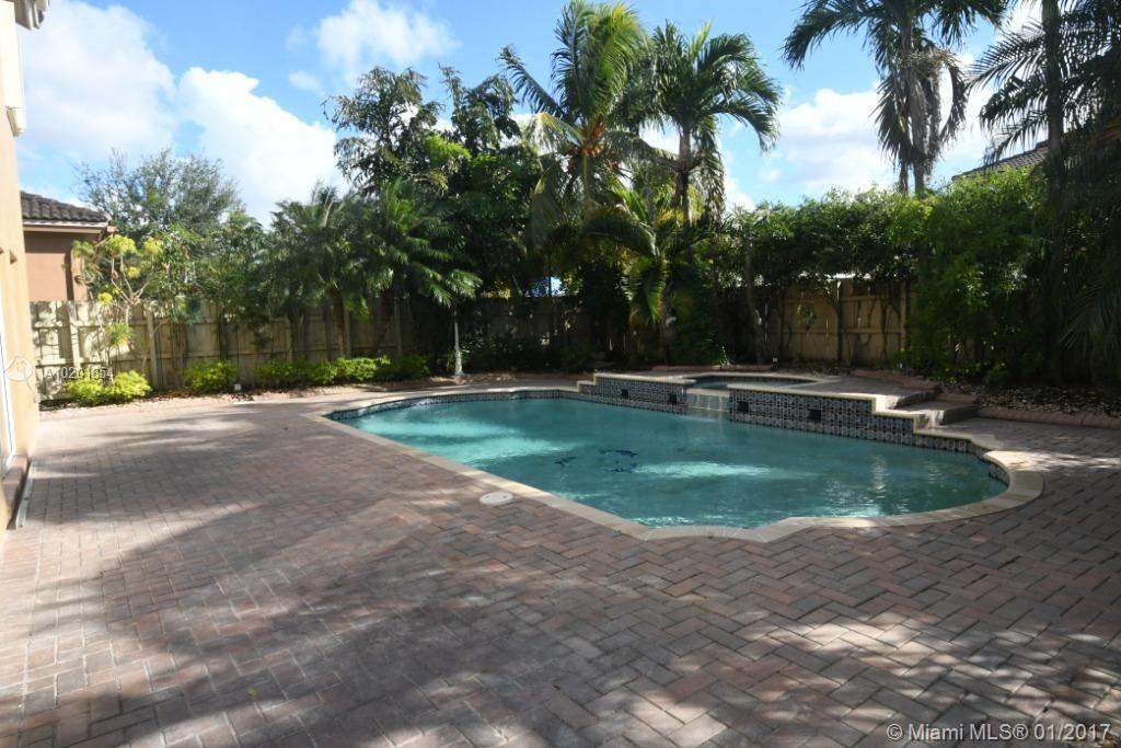 Laroc Estates - Residential