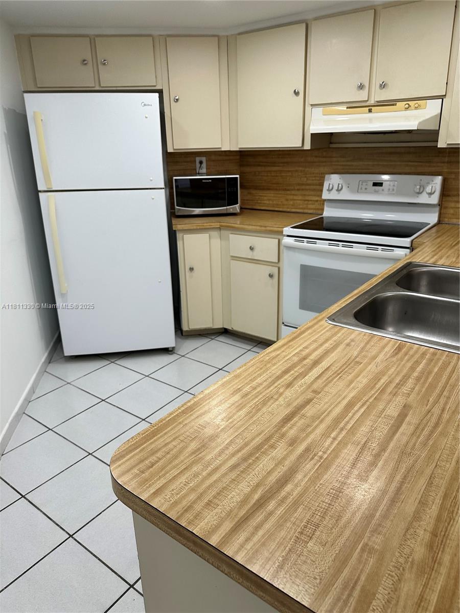 9431 Fontainebleau Blvd 112
