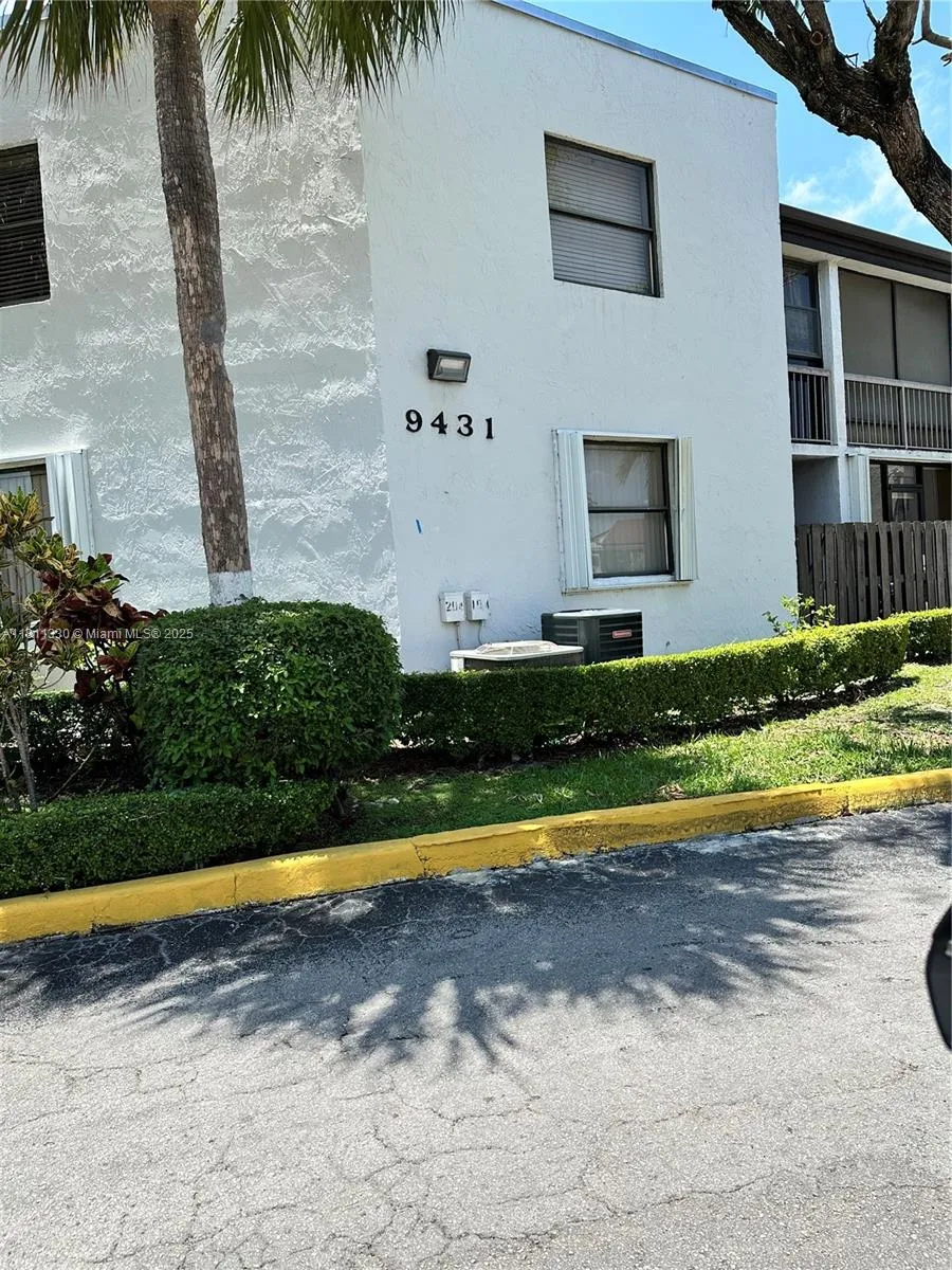 Miami, Florida 33172, United States, 2 Bedrooms Bedrooms, ,2 BathroomsBathrooms,Residential,Active,138704