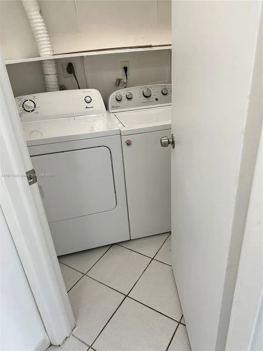 Miami, Florida 33172, United States, 2 Bedrooms Bedrooms, ,2 BathroomsBathrooms,Residential,Active,138704