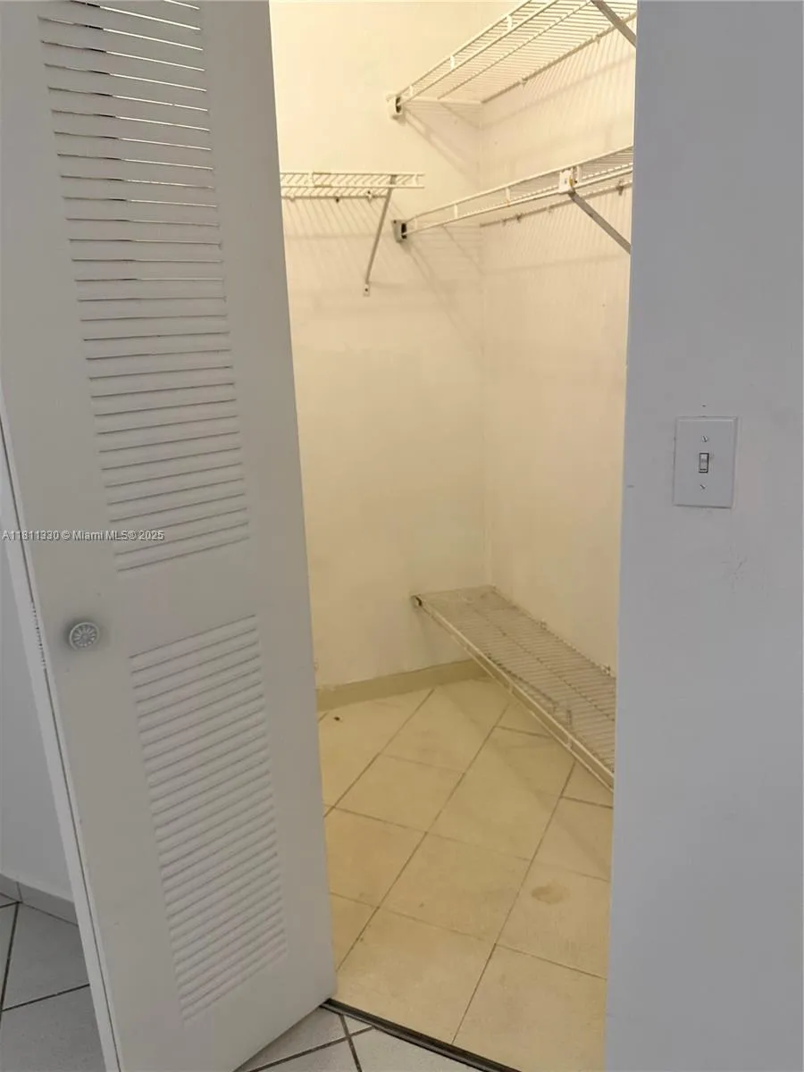 Miami, Florida 33172, United States, 2 Bedrooms Bedrooms, ,2 BathroomsBathrooms,Residential,Active,138704