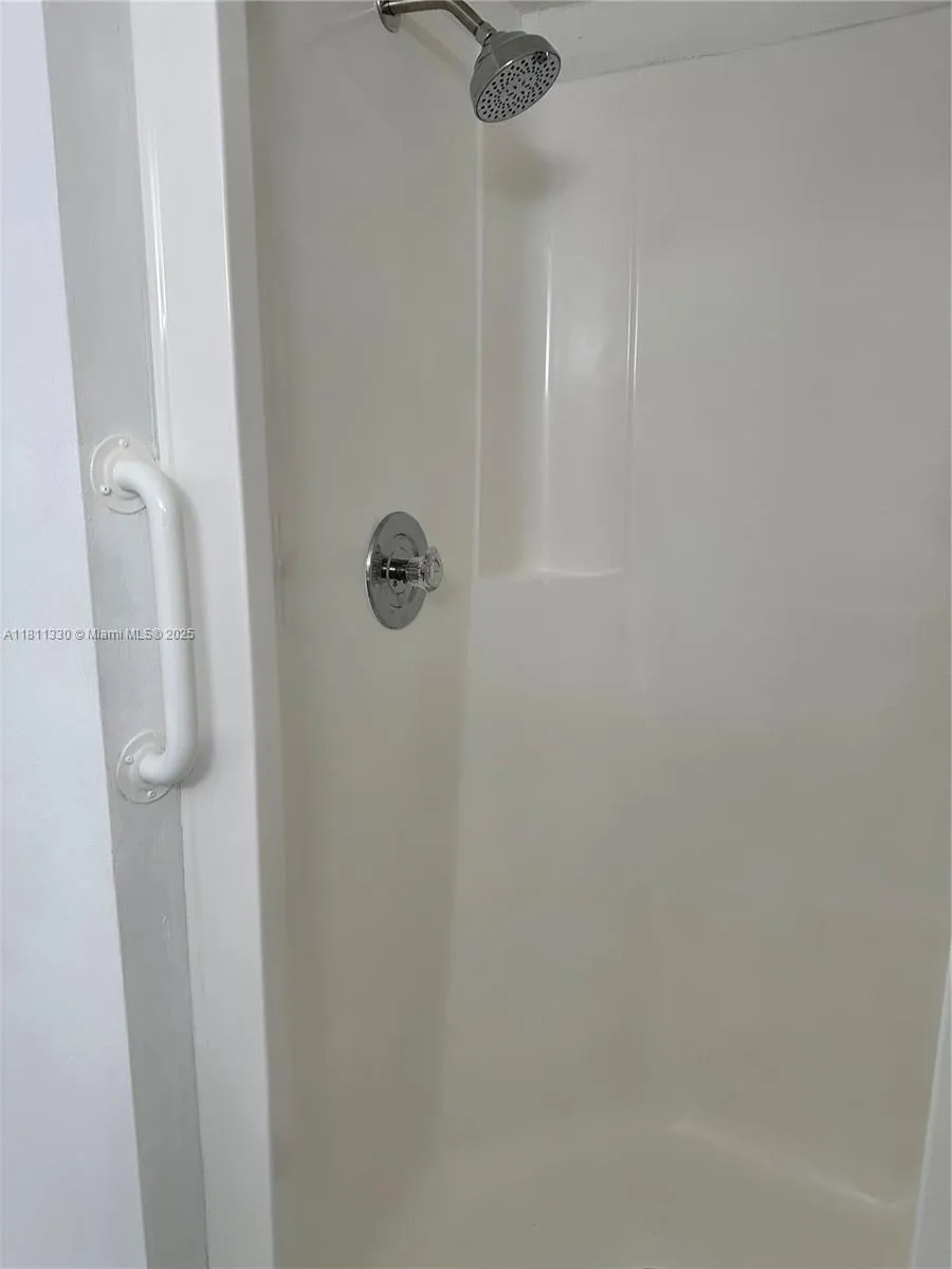 Miami, Florida 33172, United States, 2 Bedrooms Bedrooms, ,2 BathroomsBathrooms,Residential,Active,138704