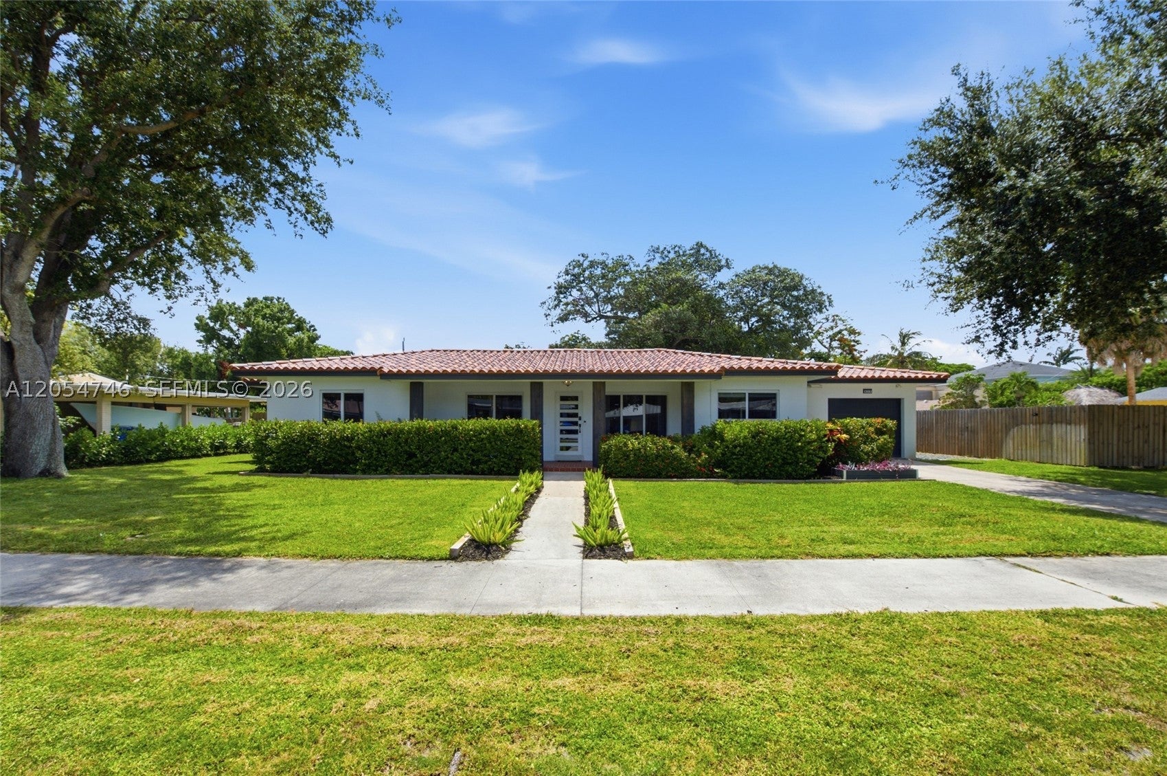 417 NE 11th Ave
