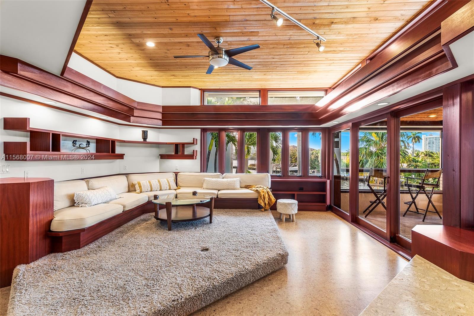 LAUDERDALE HARBORS SECTIO - Residential