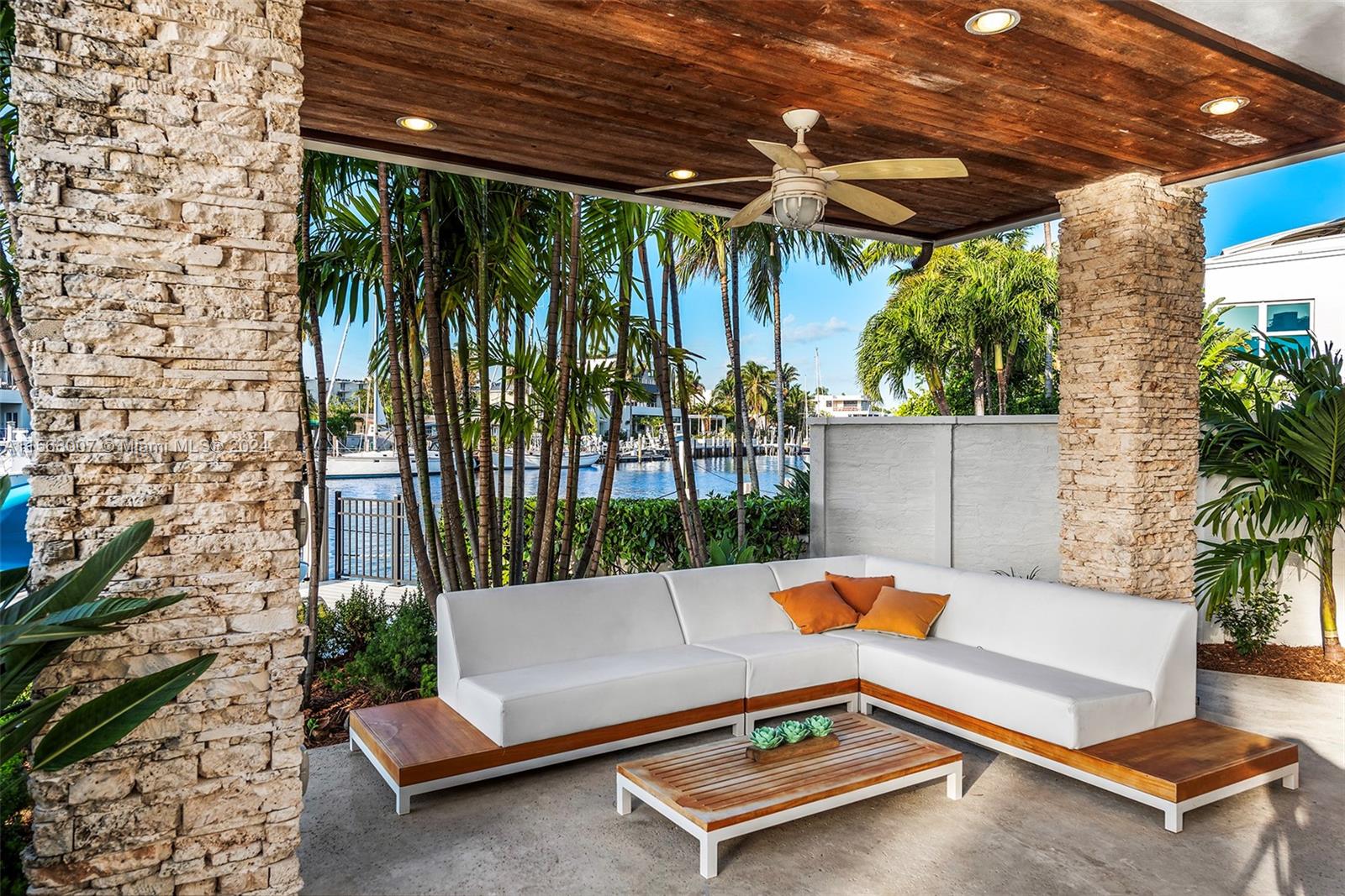 LAUDERDALE HARBORS SECTIO - Residential