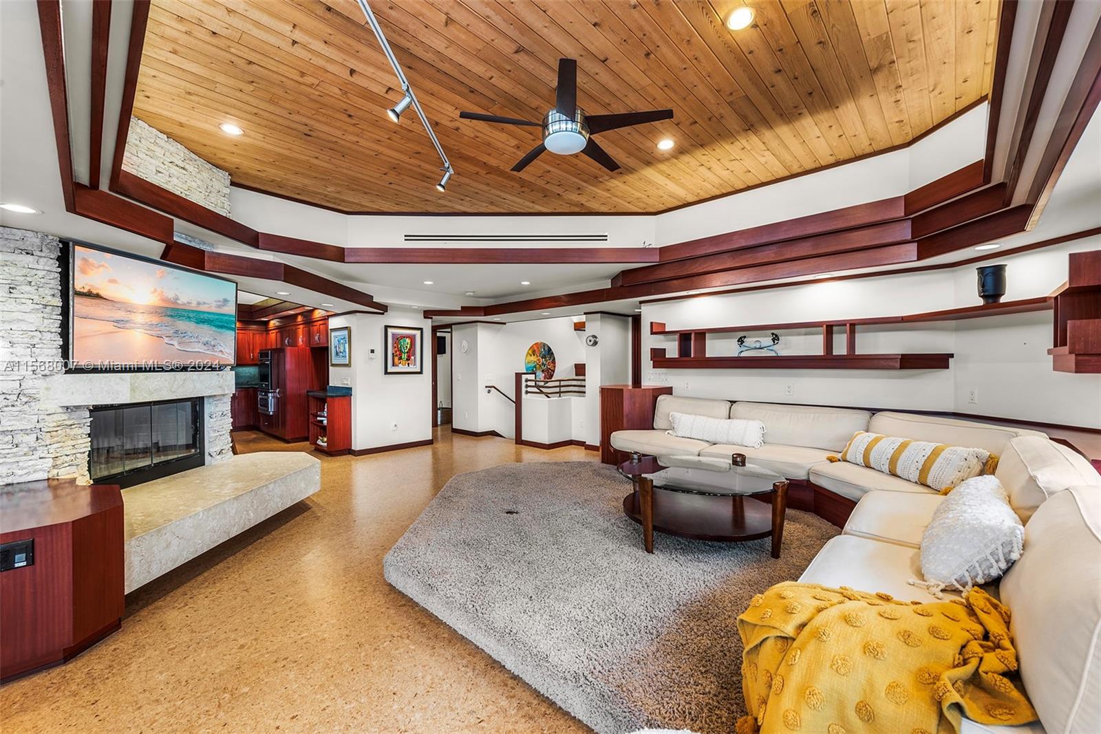 LAUDERDALE HARBORS SECTIO - Residential