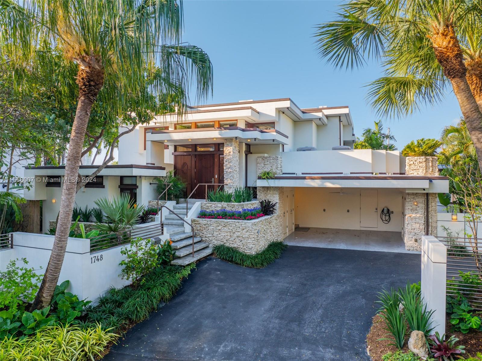 LAUDERDALE HARBORS SECTIO - Residential