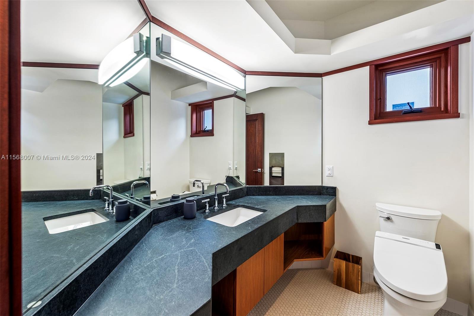 LAUDERDALE HARBORS SECTIO - Residential