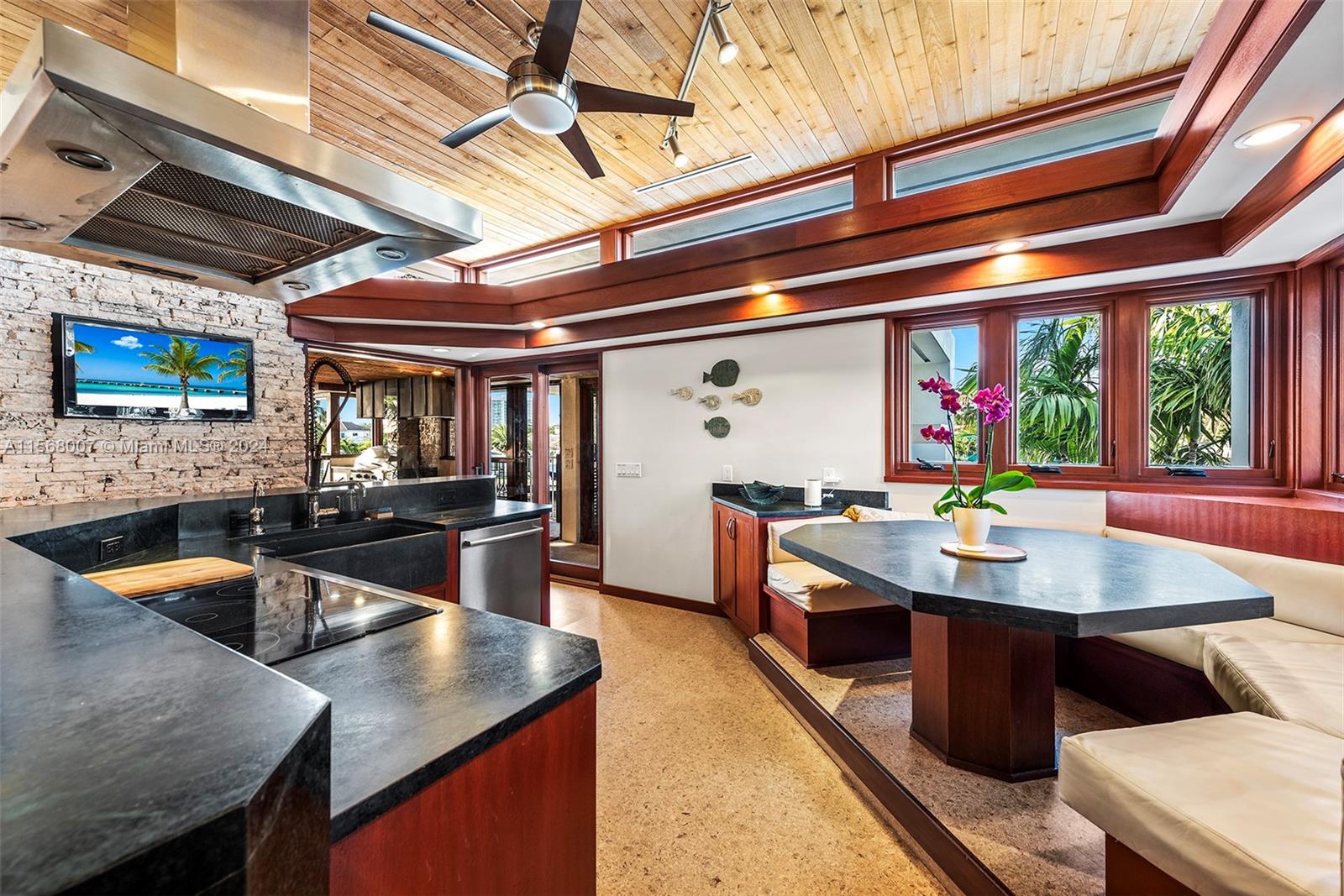 LAUDERDALE HARBORS SECTIO - Residential