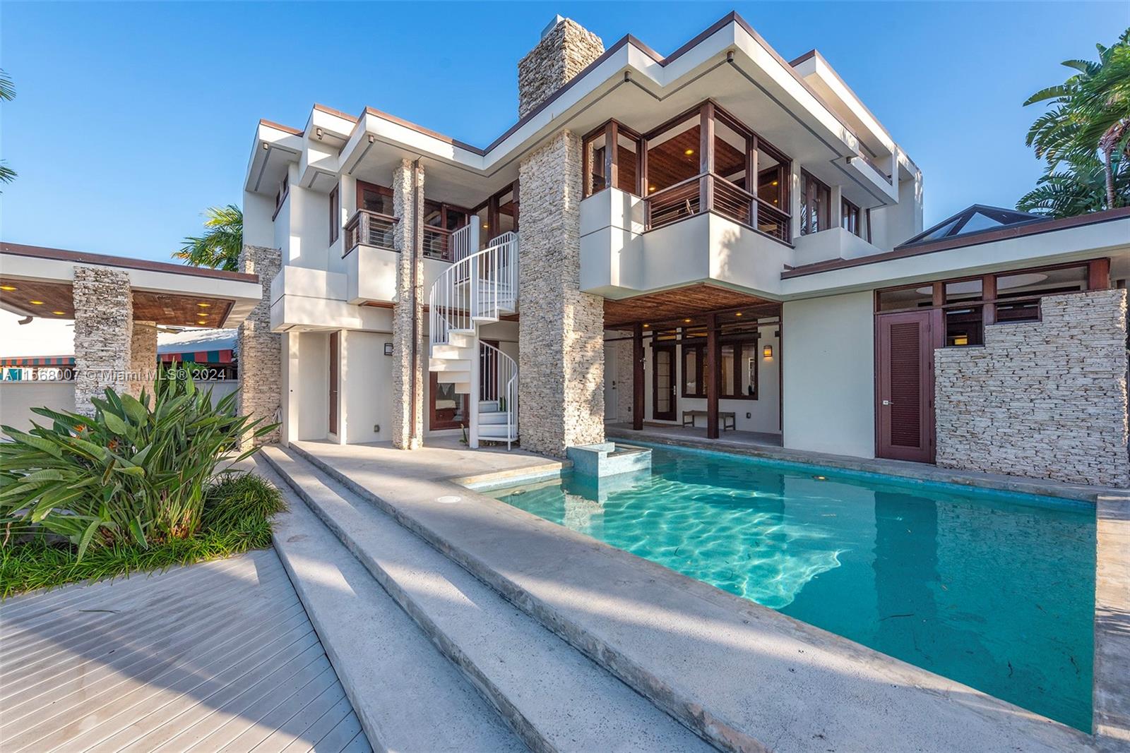 LAUDERDALE HARBORS SECTIO - Residential