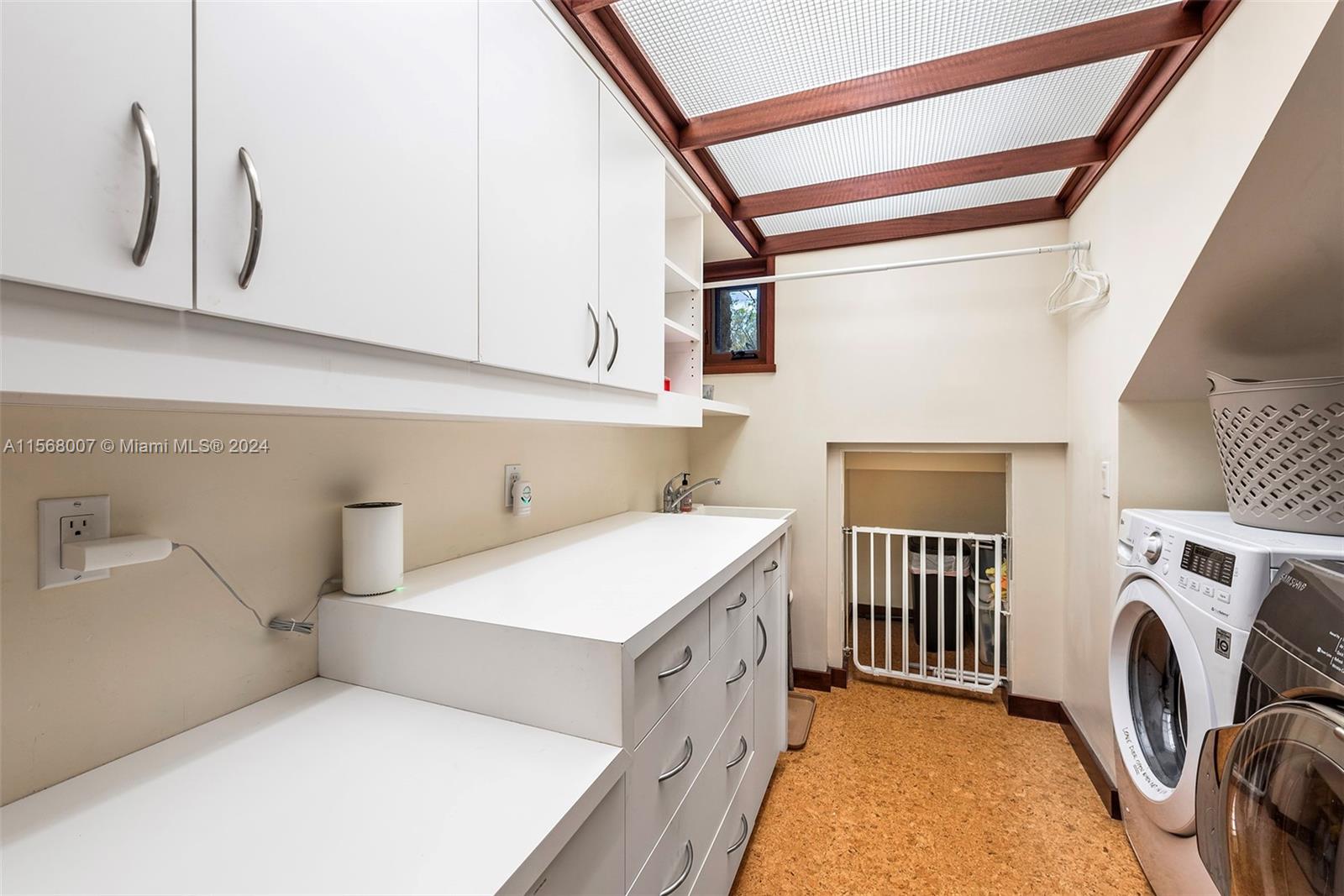 LAUDERDALE HARBORS SECTIO - Residential