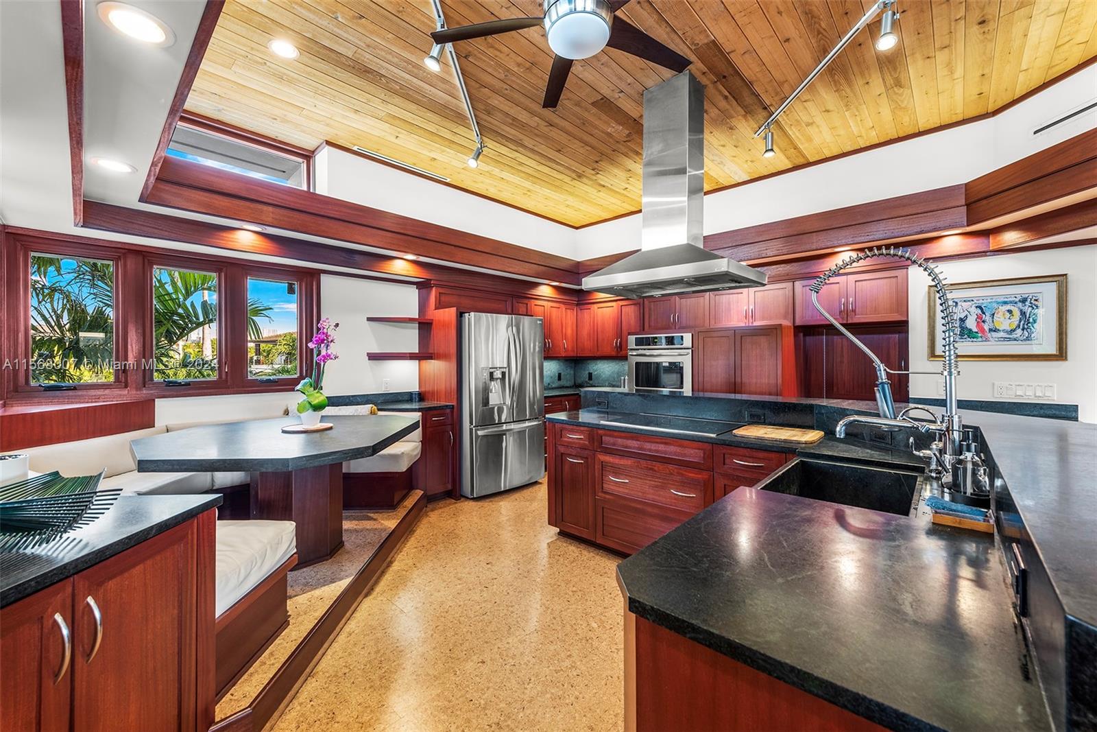 LAUDERDALE HARBORS SECTIO - Residential