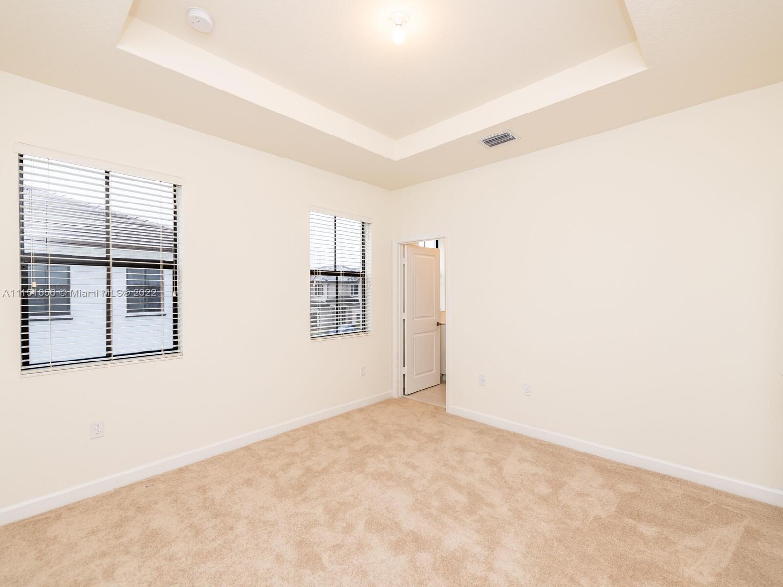 AQUABELLA NORTH REPLAT - Residential Lease